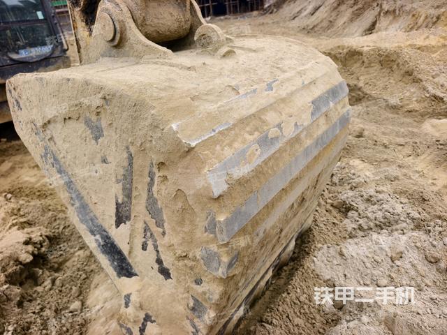 鏟斗45度(工作和回轉(zhuǎn)裝置) 鏟斗45度(工作和回轉(zhuǎn)裝置)