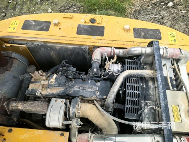 發(fā)動(dòng)機(jī)室（上車部件）