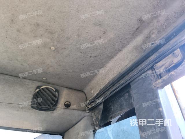 驾驶室顶部(整机外观) 驾驶室顶部(整机外观)