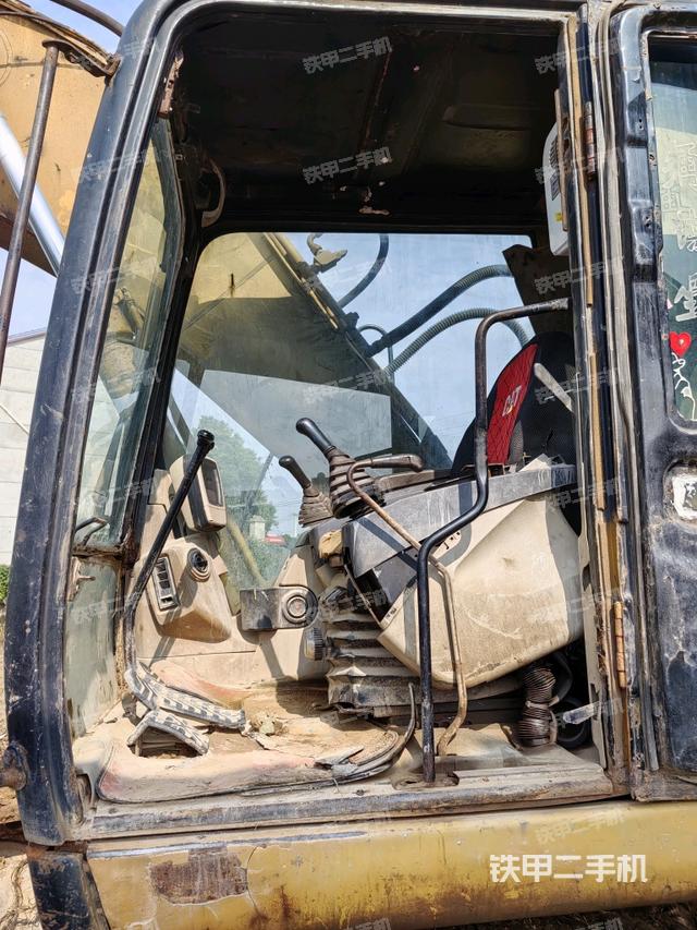 駕駛室整體（整機(jī)外觀）