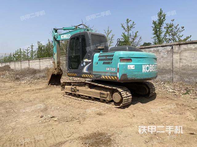 神钢SK130-8挖掘机