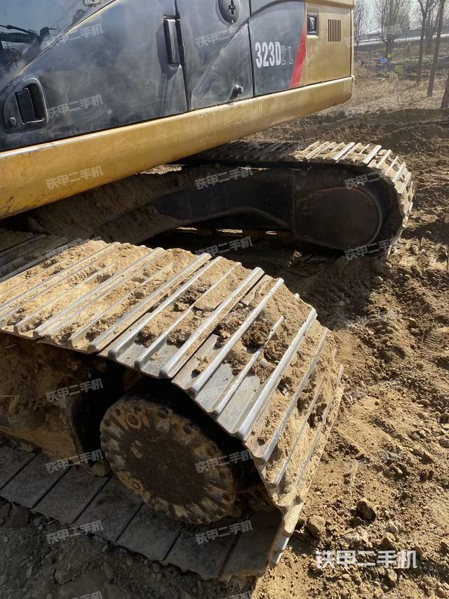 单侧履带整体（整机外观）