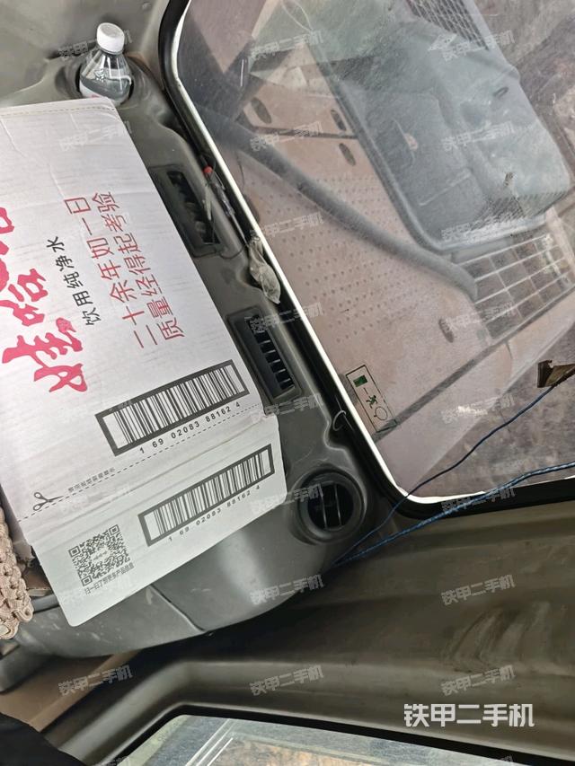 后窗玻璃角標（駕駛室部分）