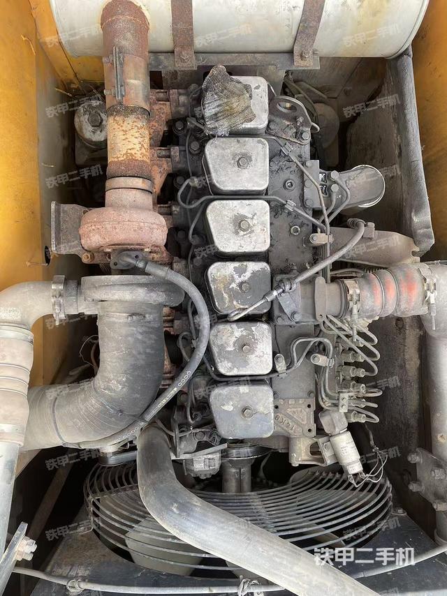 发动机整体俯视(整机外观) 发动机整体俯视(整机外观)