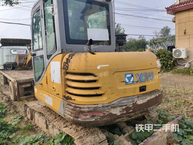 驾驶室顶部(整机外观) 驾驶室顶部(整机外观)