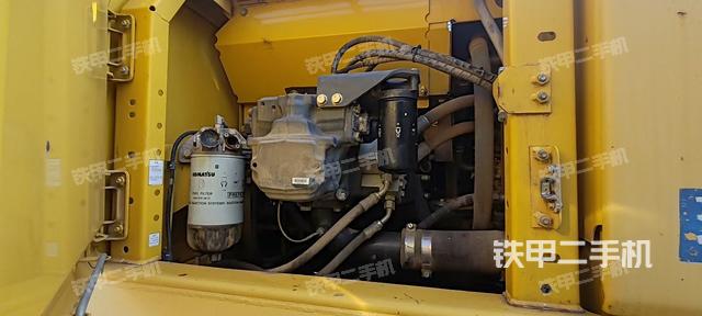 液壓泵艙室正面整體（整機(jī)外觀）