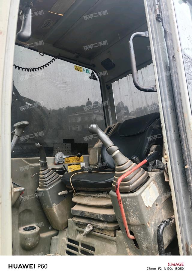 驾驶室整体（整机外观）