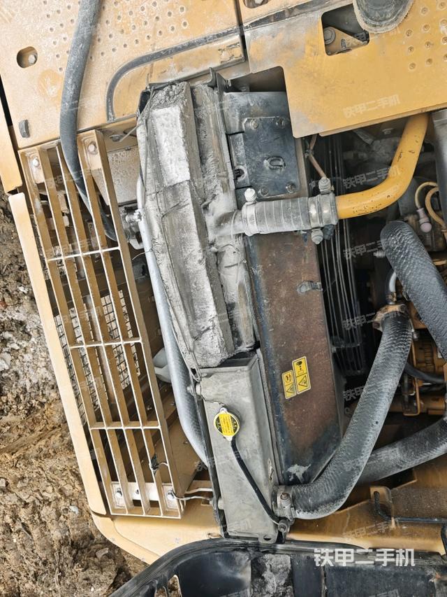 散熱器正面（大件艙室）