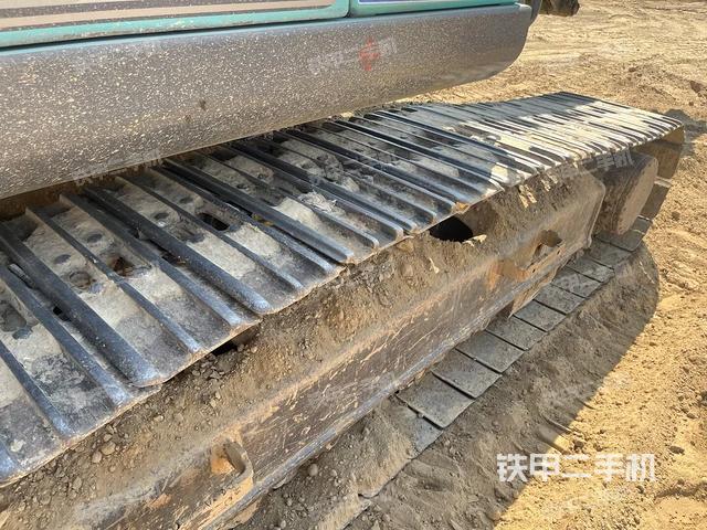 單側(cè)履帶整體（整機(jī)外觀）