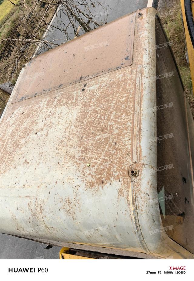 驾驶室顶部（整机外观）