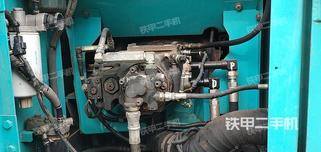 液壓泵艙室正面整體（整機(jī)外觀）