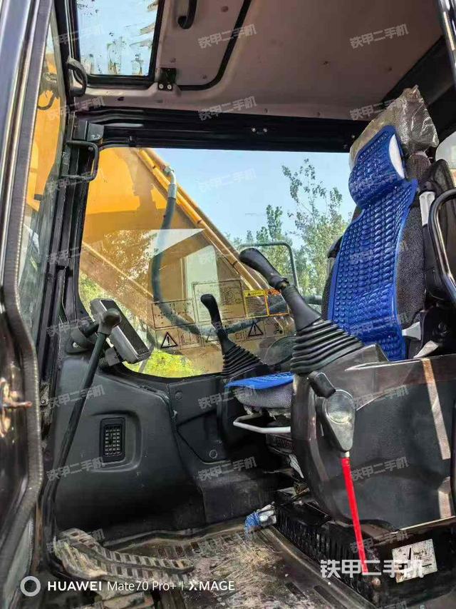 驾驶室整体（整机外观）