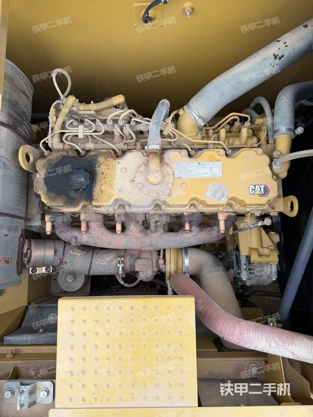 发动机室（上车部件）