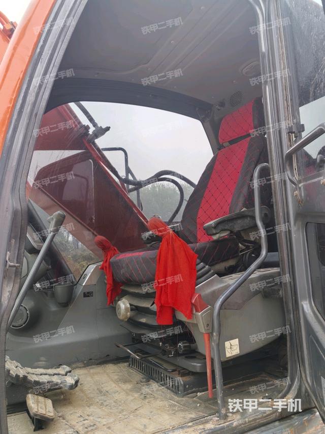 駕駛室整體（整機(jī)外觀）