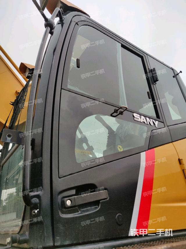 駕駛室左前45度(駕駛室部分) 駕駛室左前45度(駕駛室部分)