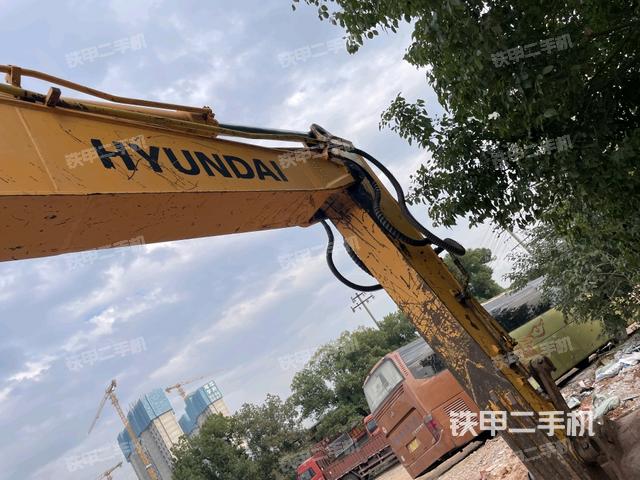 转盘和下车架正前（工作和回转装置）