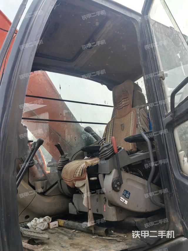 驾驶室整体（整机外观）