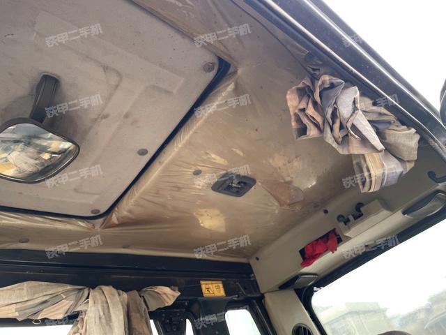 后窗玻璃角标（驾驶室部分）