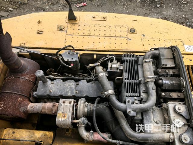 發(fā)動(dòng)機(jī)室（上車部件）