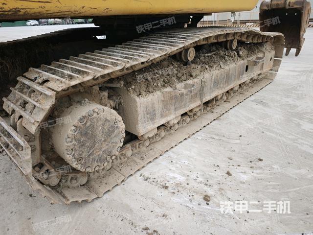 单侧履带整体(整机外观) 单侧履带整体(整机外观)