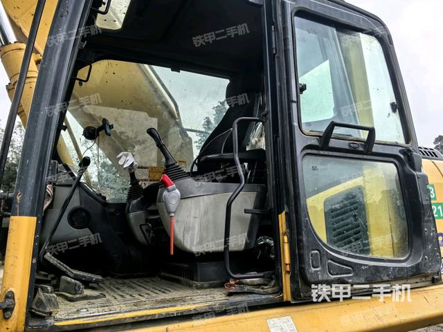 座椅后部（駕駛室部分）