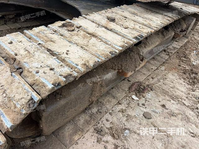 單側(cè)履帶整體（整機(jī)外觀）