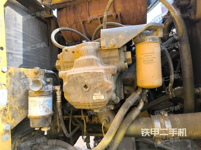 液压泵舱室正面整体(整机外观) 液压泵舱室正面整体(整机外观)