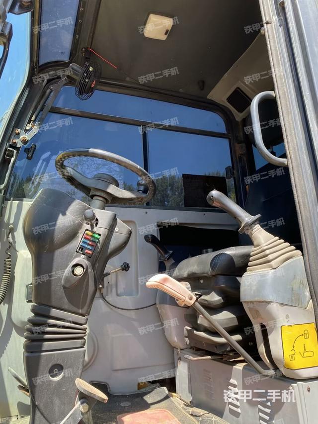 驾驶室整体（整机外观）