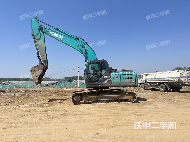 神鋼SK210LC-8挖掘機(jī)