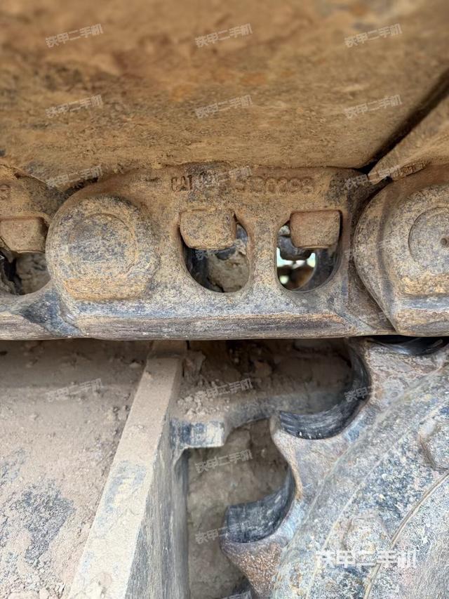 右侧行走马达盖板（行走机构）