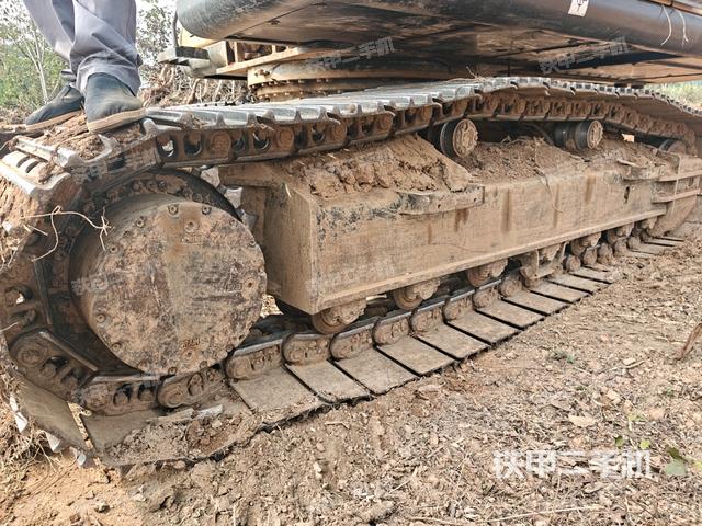 左側(cè)履帶整體?（行走機(jī)構(gòu)）