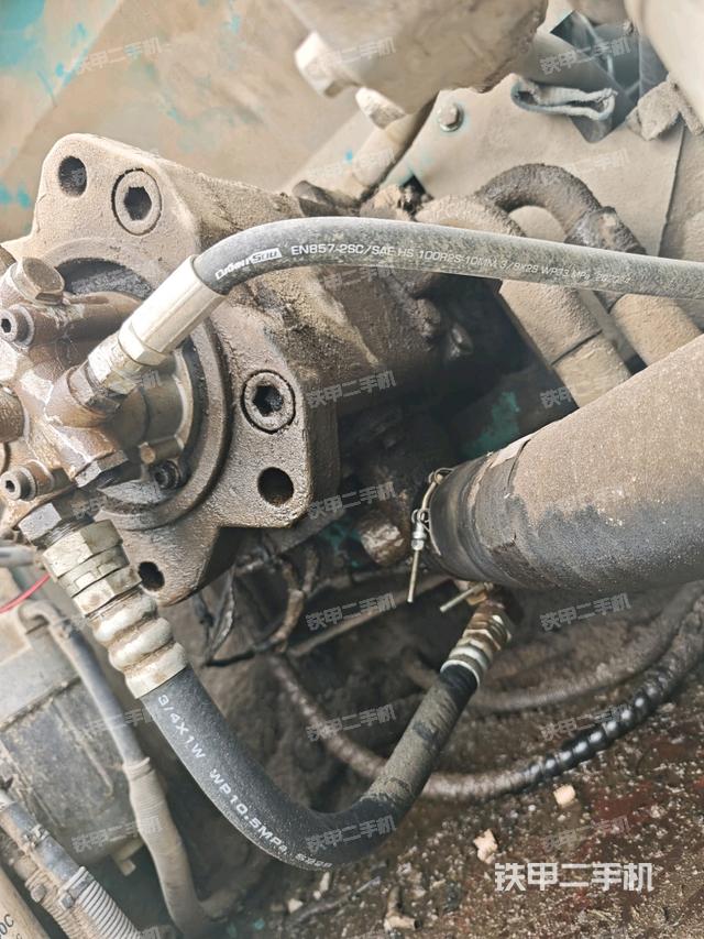 液壓泵斜45?左（大件艙室）