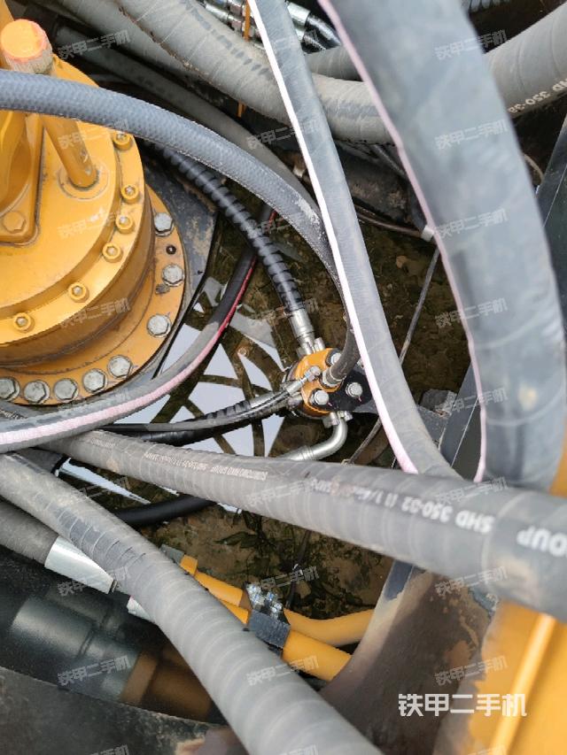 中央回轉(zhuǎn)接頭特寫(上車部件) 中央回轉(zhuǎn)接頭特寫(上車部件)