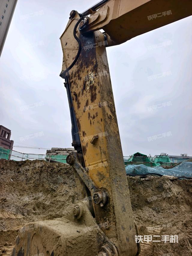 小臂整體左后(工作和回轉(zhuǎn)裝置) 小臂整體左后(工作和回轉(zhuǎn)裝置)