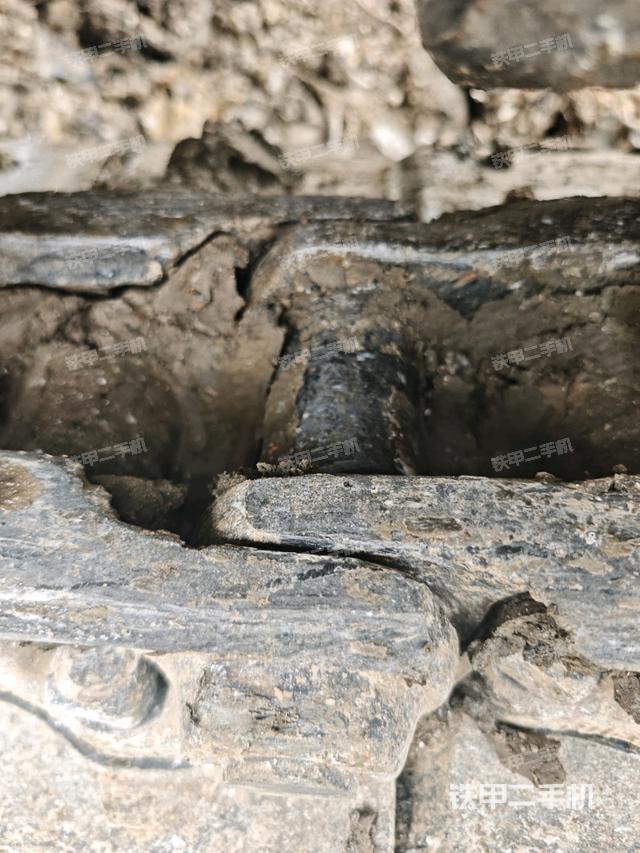 右側(cè)行走馬達蓋板（行走機構(gòu)）