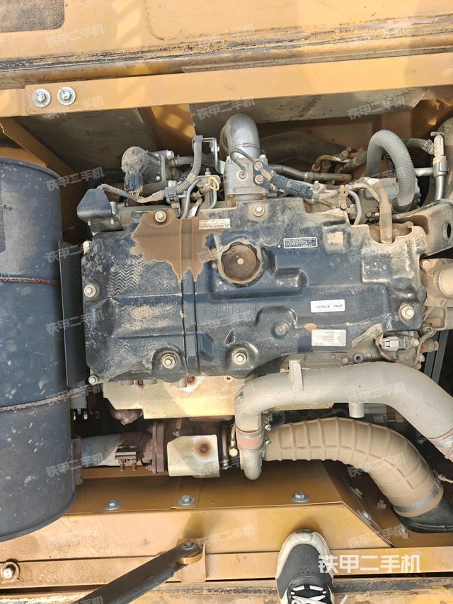 發(fā)動(dòng)機(jī)室（上車部件）