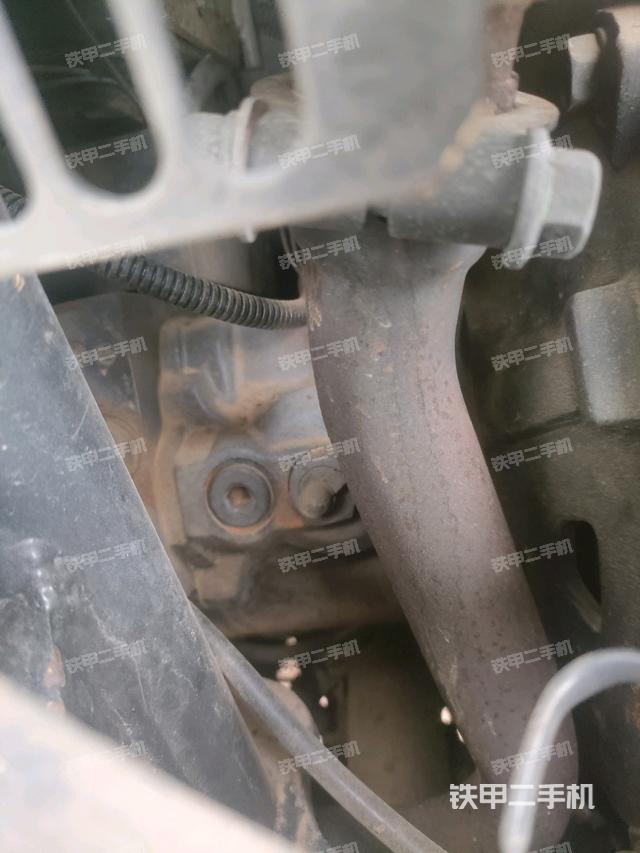 液壓泵艙室正面整體（整機(jī)外觀）