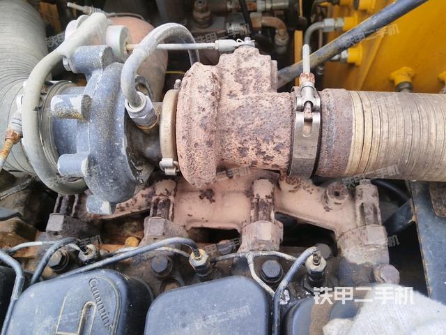 中央回轉(zhuǎn)接頭特寫(xiě)(上車部件) 中央回轉(zhuǎn)接頭特寫(xiě)(上車部件)