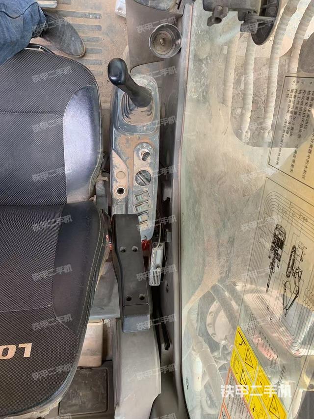 駕駛室整體（整機(jī)外觀）