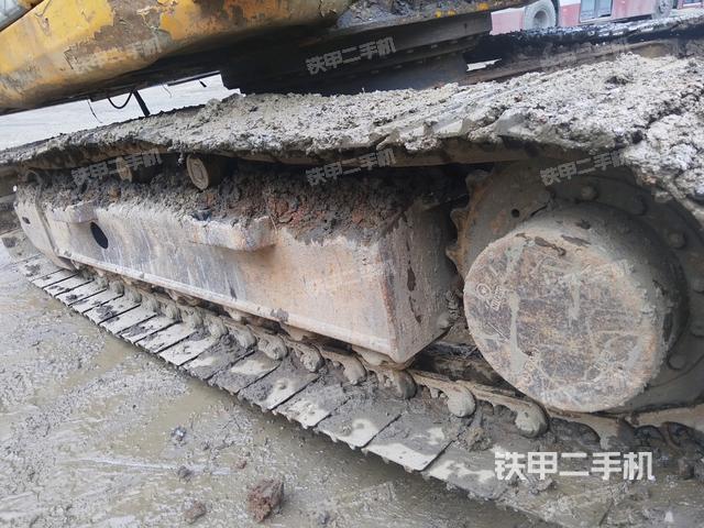 右側(cè)履帶整體(行走機(jī)構(gòu)) 右側(cè)履帶整體(行走機(jī)構(gòu))