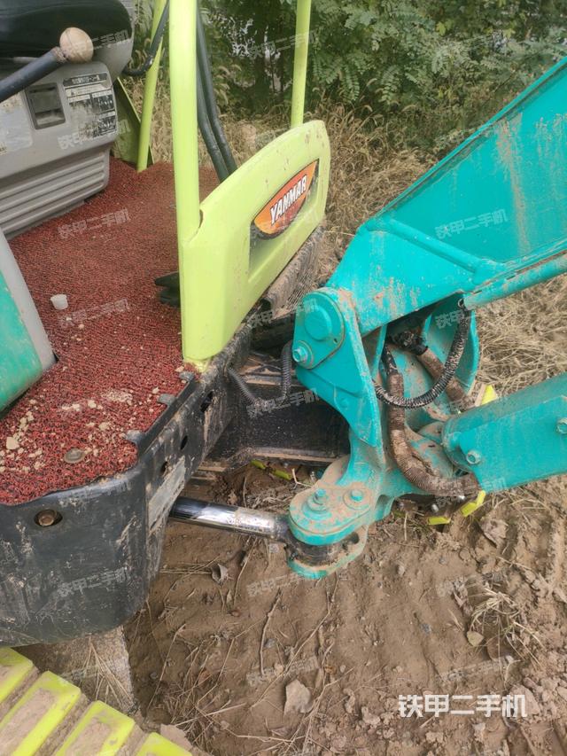 回轉(zhuǎn)馬達(dá)和主控閥（整機(jī)外觀）