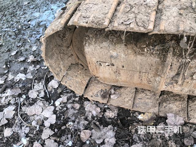 右側(cè)履帶整體(行走機(jī)構(gòu)) 右側(cè)履帶整體(行走機(jī)構(gòu))