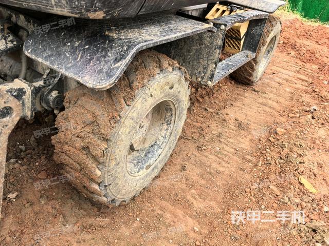 右側(cè)履帶整體?(行走機構(gòu)) 右側(cè)履帶整體?(行走機構(gòu))