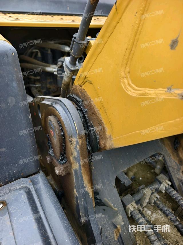 大臂根部?斜視(工作和回轉(zhuǎn)裝置) 大臂根部?斜視(工作和回轉(zhuǎn)裝置)