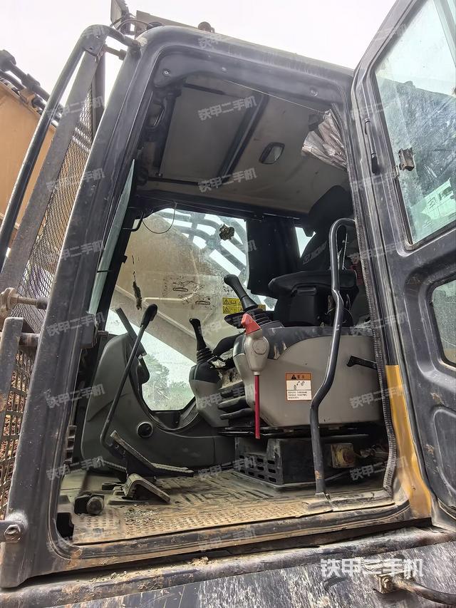 頂棚整體(駕駛室部分) 頂棚整體(駕駛室部分)