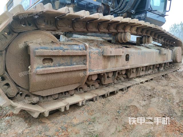 左側(cè)履帶整體?(行走機(jī)構(gòu)) 左側(cè)履帶整體?(行走機(jī)構(gòu))