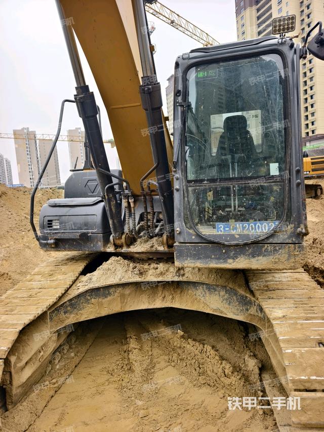 大臂油缸整體?豎拍(工作和回轉(zhuǎn)裝置) 大臂油缸整體?豎拍(工作和回轉(zhuǎn)裝置)