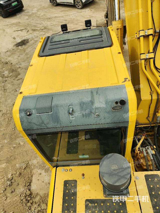 駕駛室頂部俯視（上車(chē)部件）