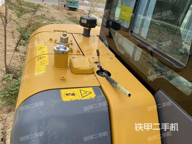 回轉(zhuǎn)馬達和主控閥（整機外觀）