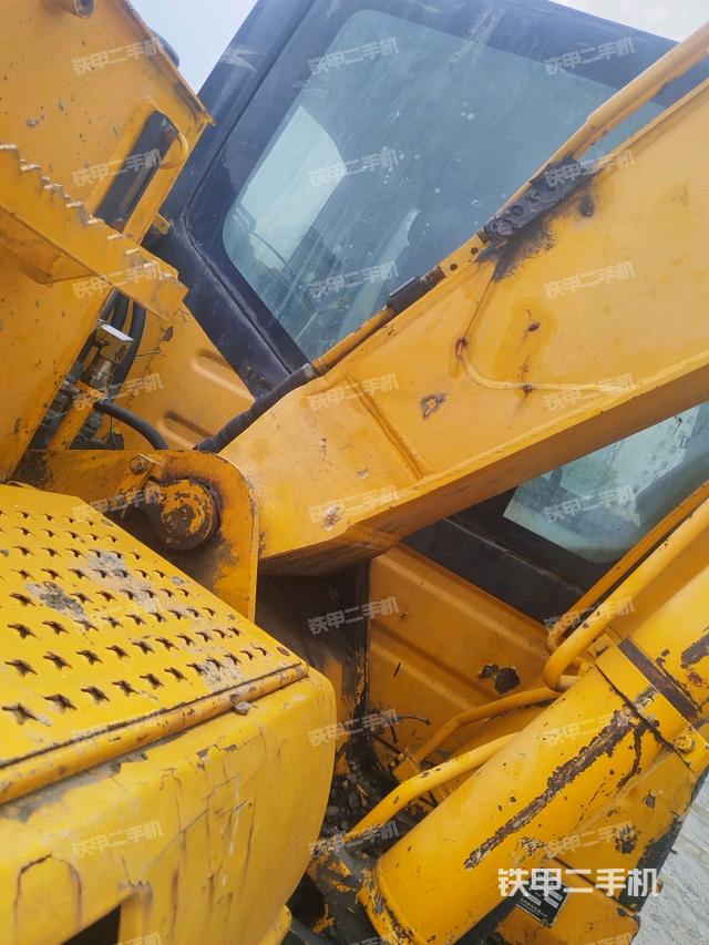 大臂根部?斜視(工作和回轉(zhuǎn)裝置) 大臂根部?斜視(工作和回轉(zhuǎn)裝置)